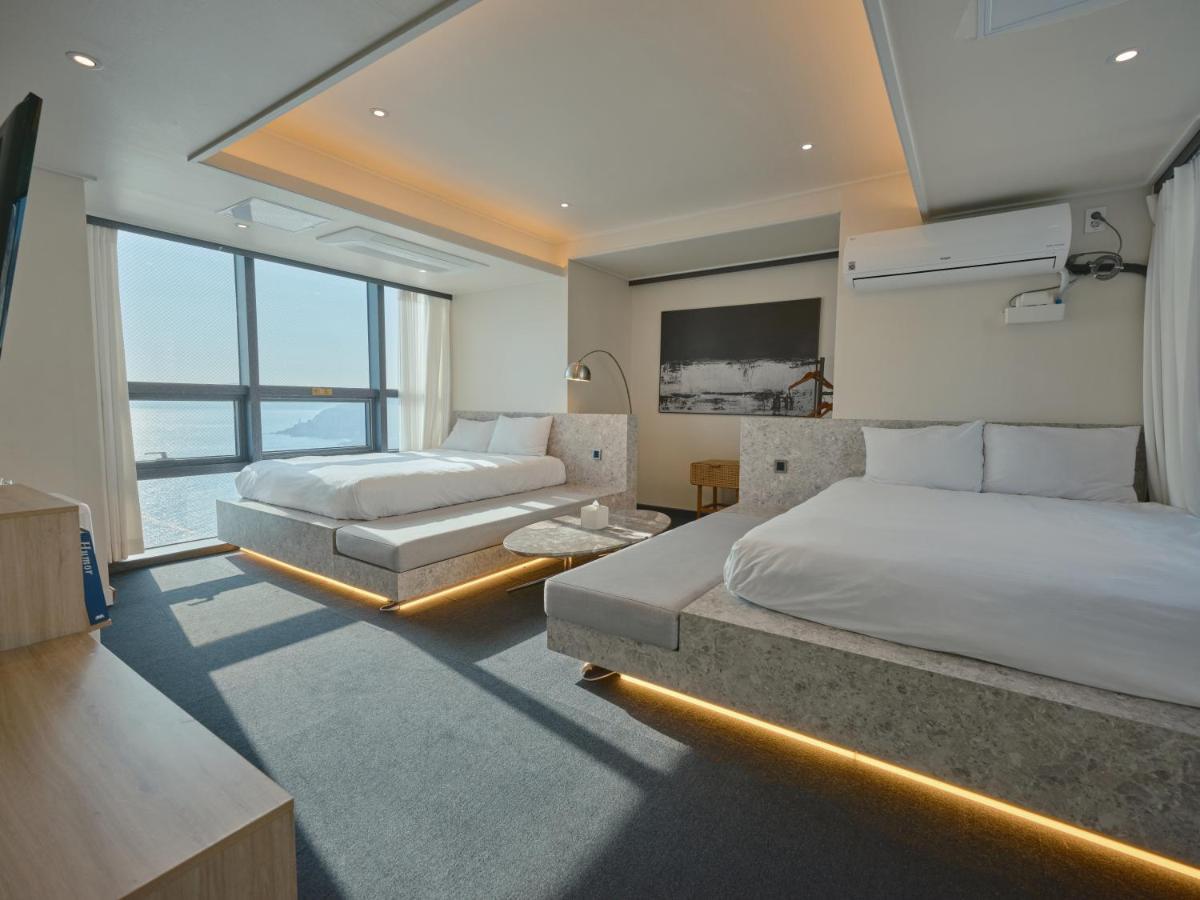 Uh Suite The Haeundae Пусан Екстер'єр фото